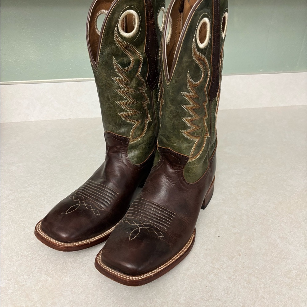 Cody James Brown and Green Western Boots